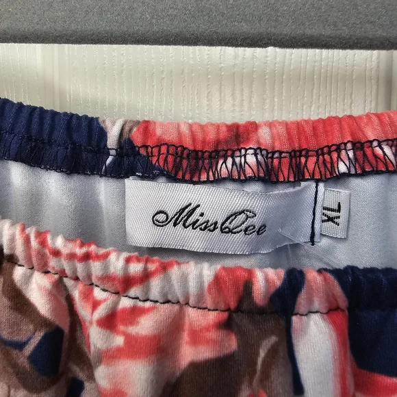 D11: Sz Xl Miss Qee Floral Off-Shoulder Navy Dress - Picture 5 of 5